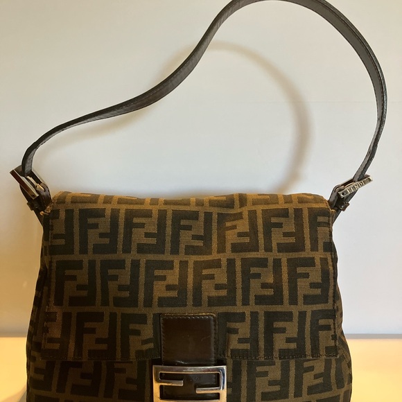 Fendi Zucca Mamma Bucket Brown - Picture 2 of 8